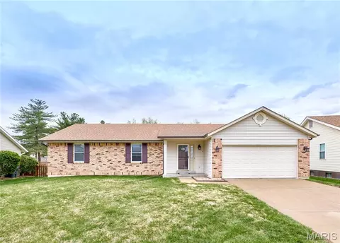 1153 Spencer Hill Dr, Saint Peters, MO 63376