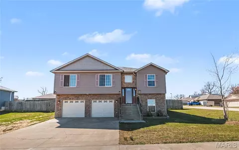 103 Granite Ct, Saint Robert, MO 65584
