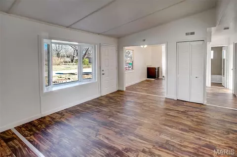 Living - 1124 Saint Michael Dr, Cahokia, IL 62206 photo 2 of 4