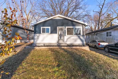 10452 Count Dr, Saint Louis, MO 63136