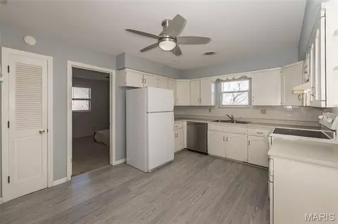 Kitchen - 3166 Highway B, Berger, MO 63014 photo 4 of 5