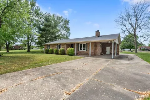 209 Aletha Dr, Sikeston, MO 63801