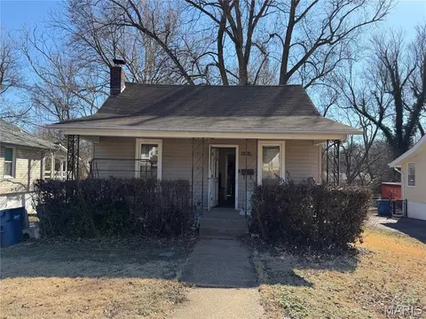 9034 Argyle Ave, Saint Louis, MO 63114