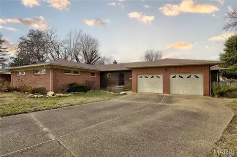 307 Circle Dr, Sikeston, MO 63801
