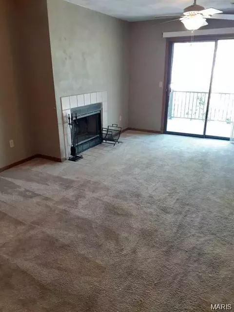 Living - 161-306 Eagle Rdg, O'fallon, IL 62269 photo 4 of 4