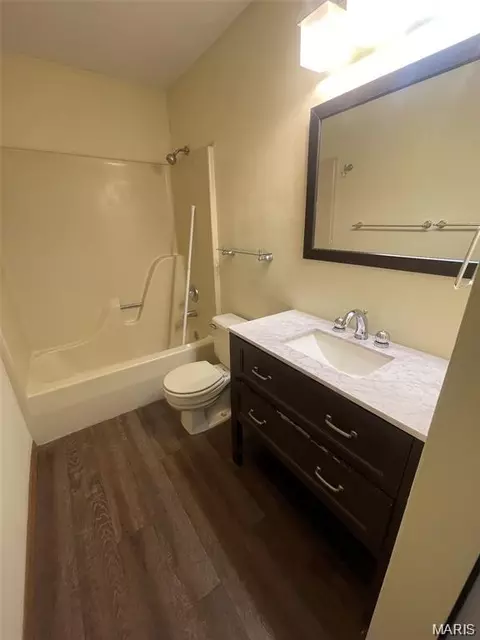 Bath - 161-306 Eagle Rdg, O'fallon, IL 62269 photo 1 of 3
