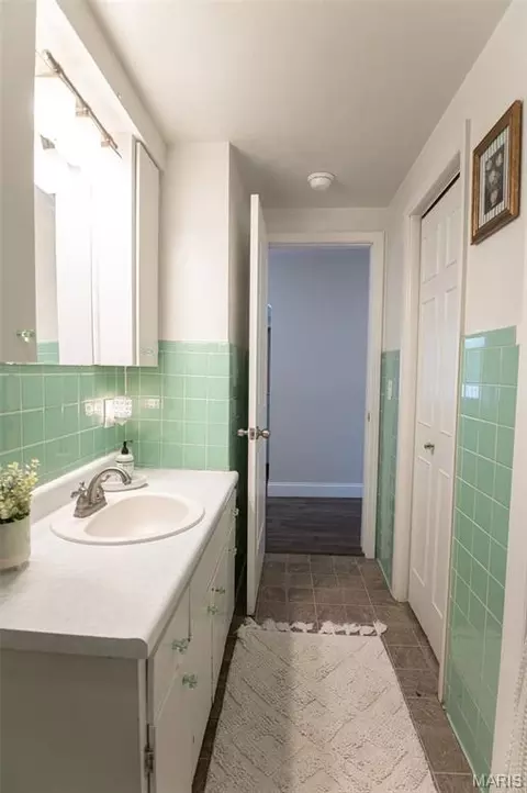 Bath - 9081 W 9085 W Red Oak Rd, Rosebud, MO 63091 photo 3 of 5