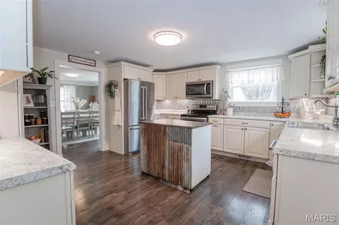 Kitchen - 9081 W 9085 W Red Oak Rd, Rosebud, MO 63091 photo 1 of 3