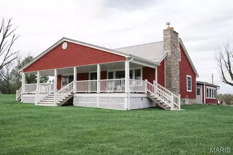 9081 W 9085 W Red Oak Rd, Rosebud, MO 63091