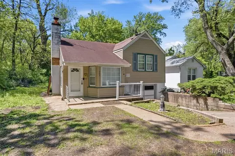 703 Cunniff Pl, Ferguson, MO 63135