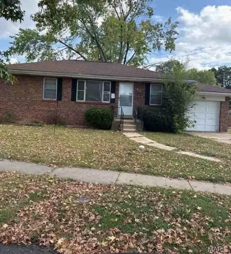 9320 Sterling Pl, Saint Louis, MO 63123