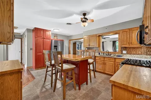 Kitchen - 1428 E 6th St, Washington, MO 63090 photo 2 of 4