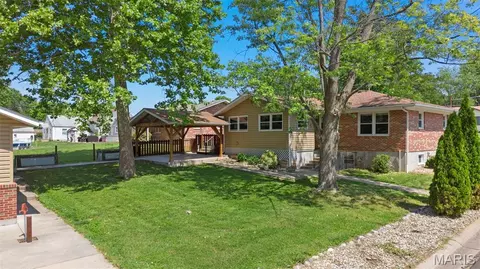 Exterior - 1428 E 6th St, Washington, MO 63090 photo 4 of 10