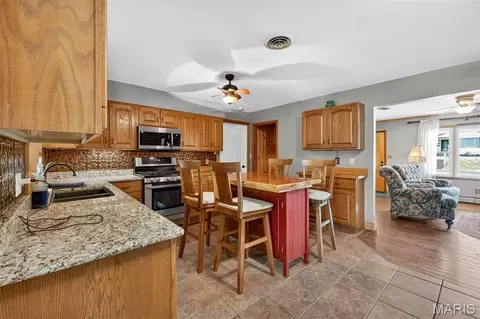 Kitchen - 1428 E 6th St, Washington, MO 63090 photo 3 of 4