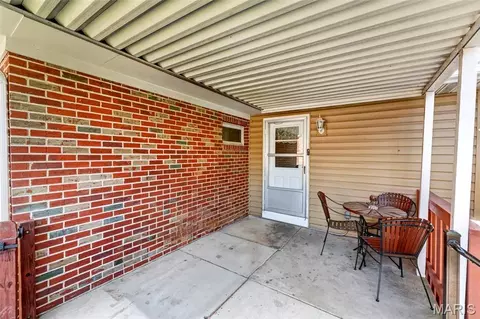 Exterior - 1428 E 6th St, Washington, MO 63090 photo 5 of 10