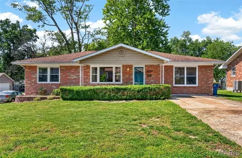 1428 E 6th St, Washington, MO 63090