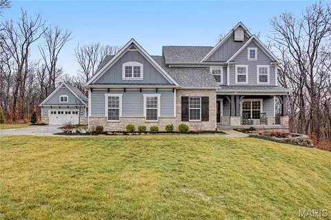 38 Hidden Vista Dr, Defiance, MO 63341