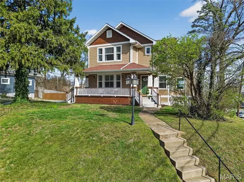 751 Atalanta Ave, Webster Groves, MO 63119