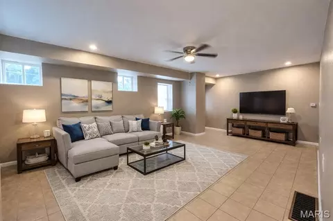 3941 Minnesota Ave, Saint Louis, MO 63118