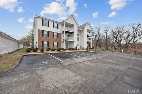 3605 Tracey Rich Rd #1B, Mehlville, MO 63125