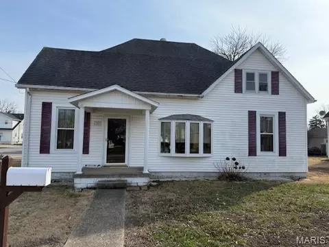702 Belle Ave, Pinckneyville, IL 62274