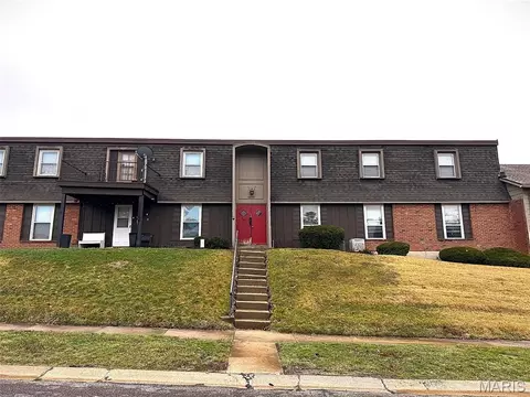 6655 Blossomwood Dr #B, Florissant, MO 63033