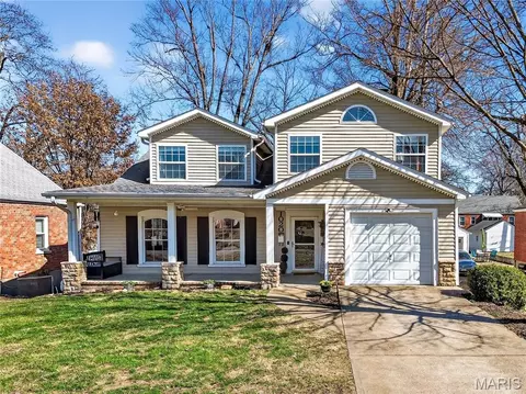 1020 Curran Ave, Kirkwood, MO 63122