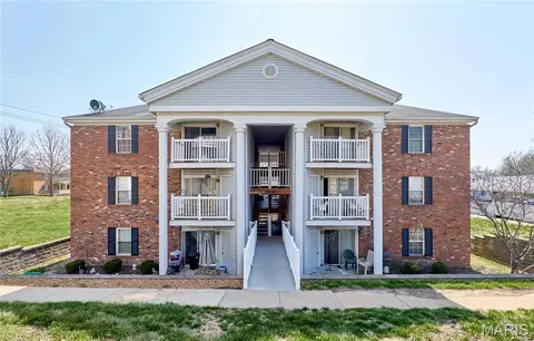 1936 Marine Terrace Dr #J, Saint Louis, MO 63146