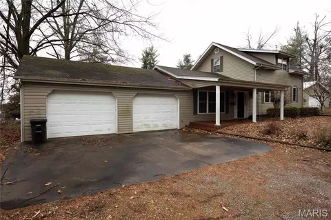 700 Feltz St, Perryville, MO 63775