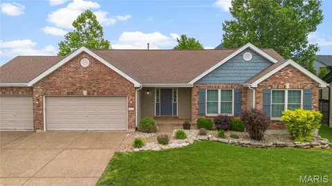 4216 Broken Rock Dr, Wentzville, MO 63385