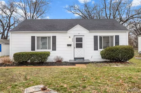269 S Barat Ave, Ferguson, MO 63135