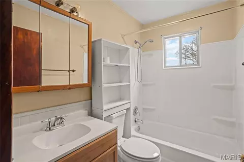 Bath - 269 S Barat Ave, Ferguson, MO 63135 photo 1 of 2