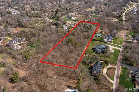 1821 Topping Rd, Saint Louis, MO 63131