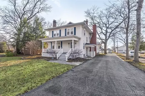 232 S 9th St, Wood River, IL 62095