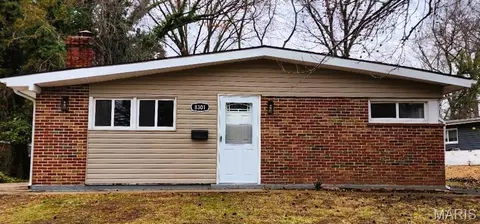 8301 Pepperidge Dr, Saint Louis, MO 63134