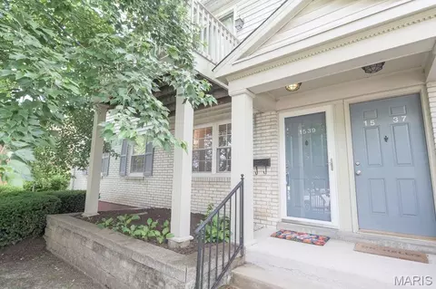 1539 Swallow Dr, Brentwood, MO 63144