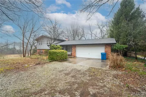 1559 Creve Coeur Mill Rd, Chesterfield, MO 63146