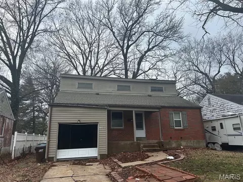 253 S Barat Ave, Ferguson, MO 63135