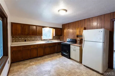 Kitchen - 106 Rose St, Crocker, MO 65452 photo 1 of 1