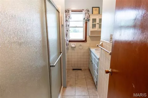 Bath - 106 Rose St, Crocker, MO 65452 photo 1 of 1