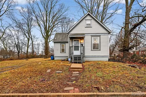 7724 Trenton Ave, University City, MO 63130