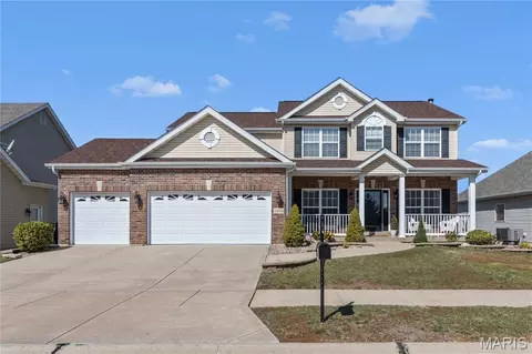 1904 Baybridge Rd, Saint Charles, MO 63303