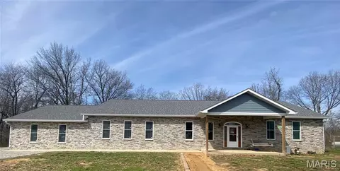 1445 Mount Zion Ave, Greenville, IL 62246