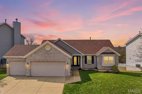 2253 Providence Park Ln, Herculaneum, MO 63048