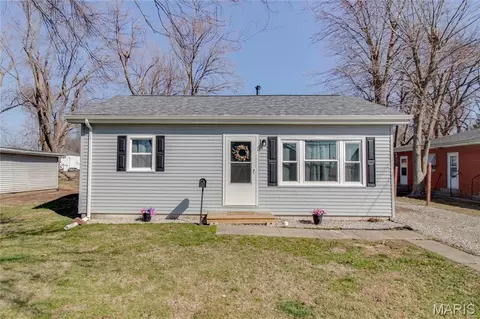 907 W Exchange St, Jerseyville, IL 62052