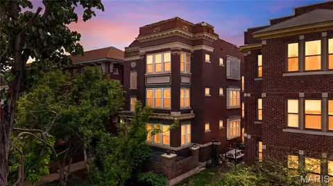 5572 Waterman Blvd #1W, Saint Louis, MO 63112