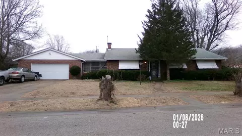 1102 N 86th St, East St Louis, IL 62203