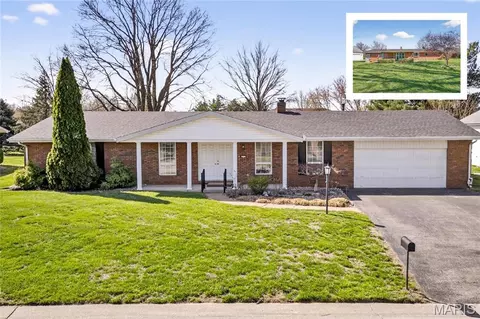1712 Saint Andrews Dr, O'fallon, IL 62269