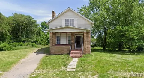 3325 Bond Ave, East St Louis, IL 62207