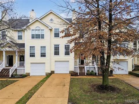 1503 Whispering Creek Dr, Ballwin, MO 63021